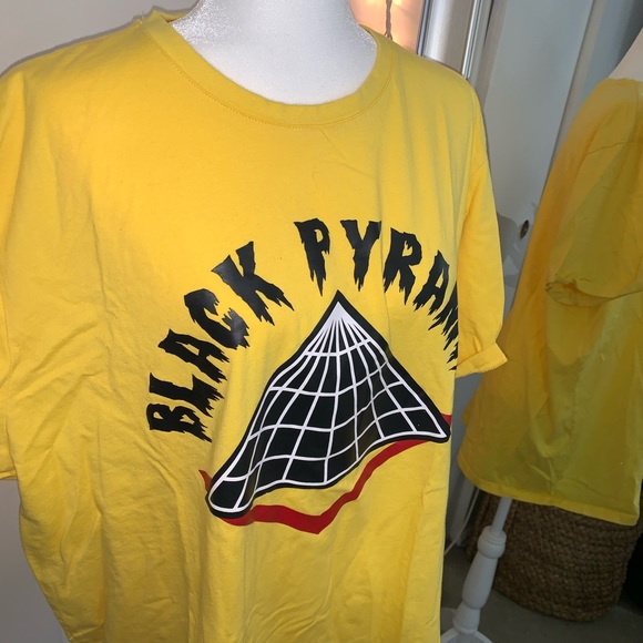 Black Pyramid T-Shirt - Picture 3 of 4